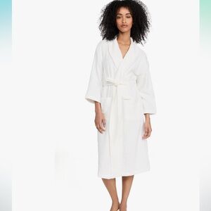 The Barefoot Dreams Malibu Collection Muslin
Cotton Spa Robe